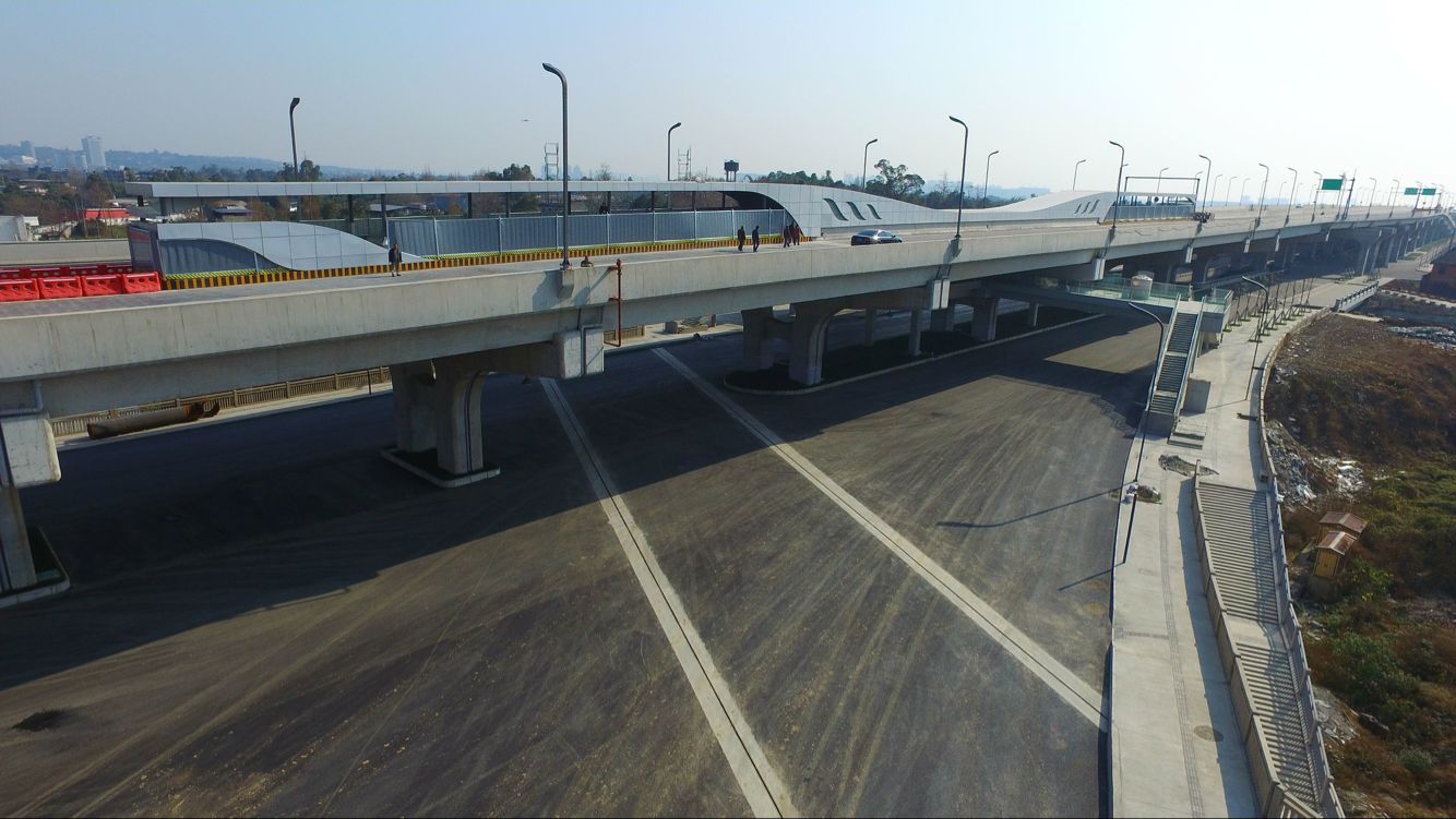 ͼ8 BRT��վ��Ƭ