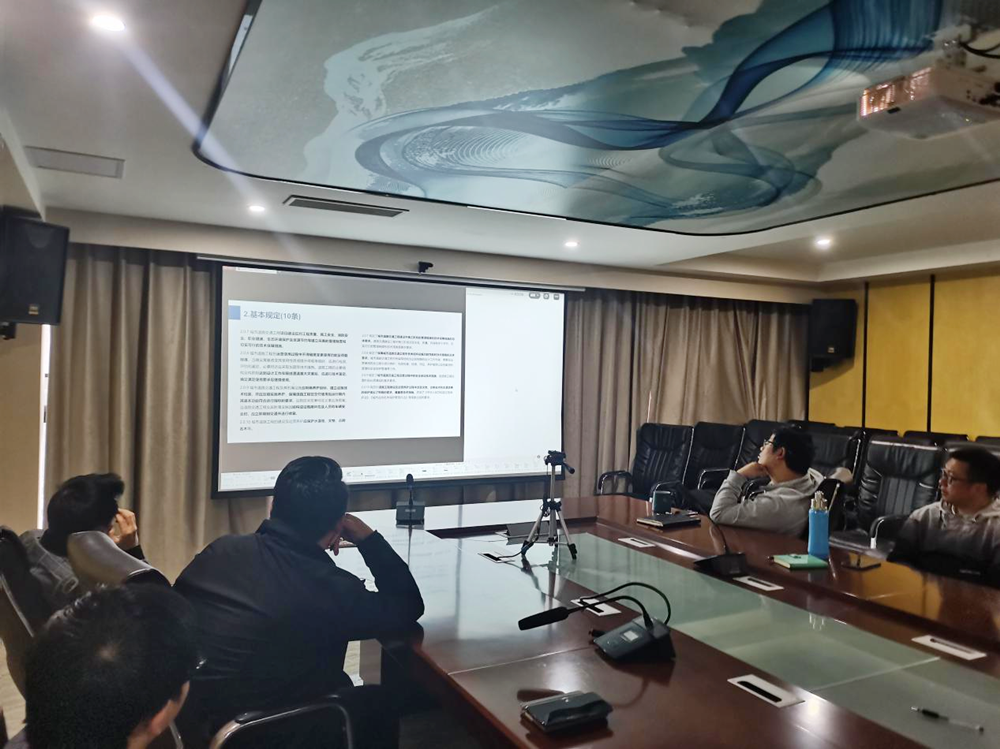 j9.com���Ժ�в�ҵ������֯������רҵ��Ա�μ��п�Э�淶��ѵ